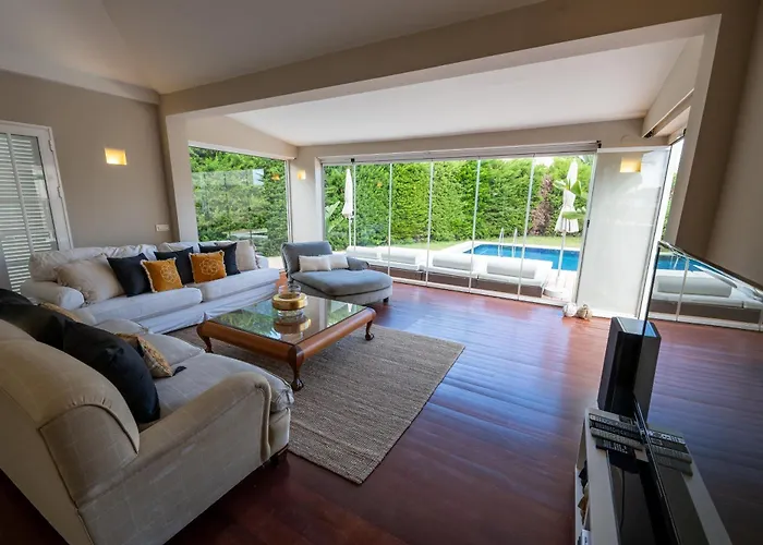 Dudu Вилла Адехе